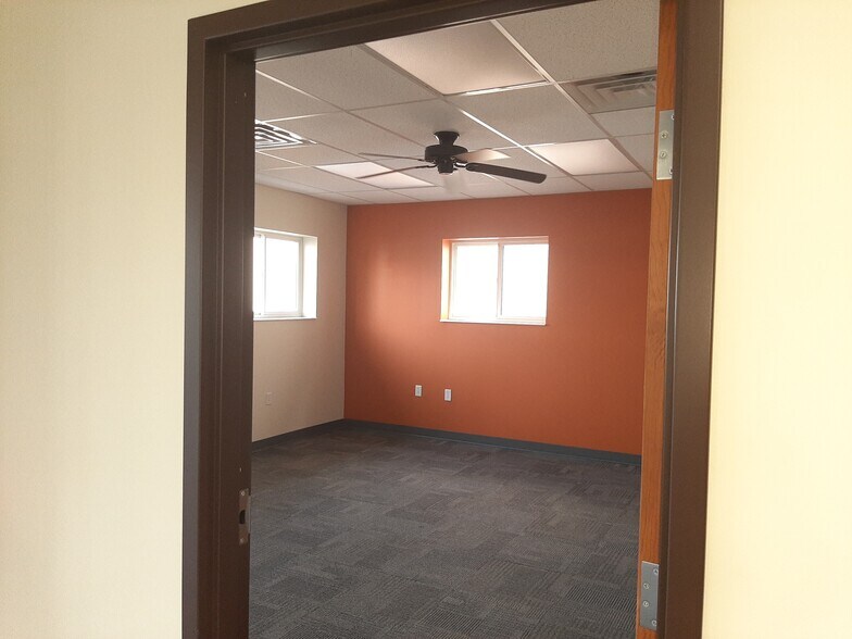 More Photos Of 5644 Tec Dr, Avon Light Distribution For Lease