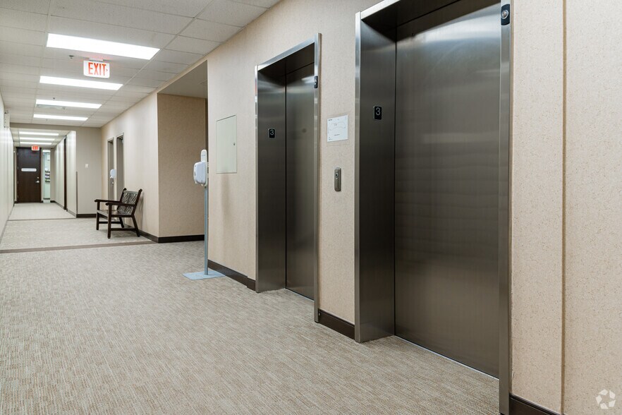 More Photos Of 30 Springborough Blvd SW, Calgary Office For Lease