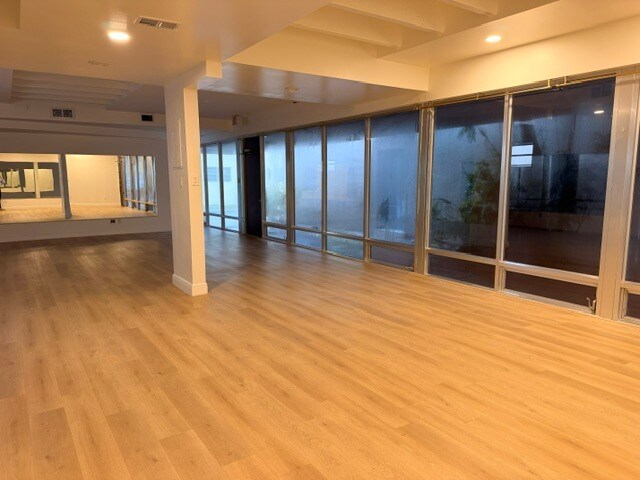 More Photos Of 3000 E Commercial Blvd, Fort Lauderdale General Retail For Lease