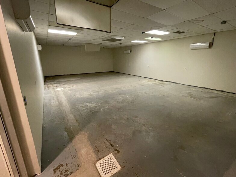 More Photos Of 6901 W Okmulgee Ln, Muskogee Warehouse For Sale
