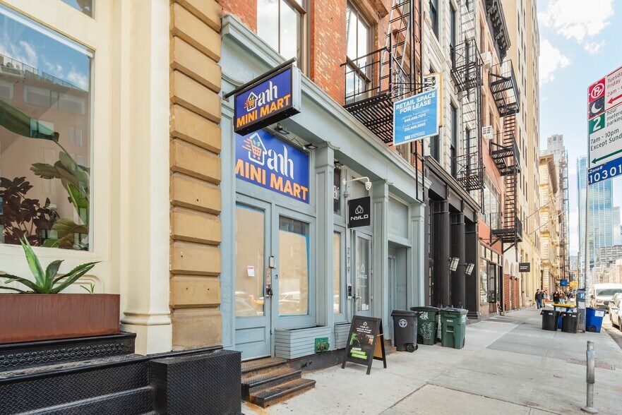 More Photos Of 279 Church St, New York Storefront For Sale
