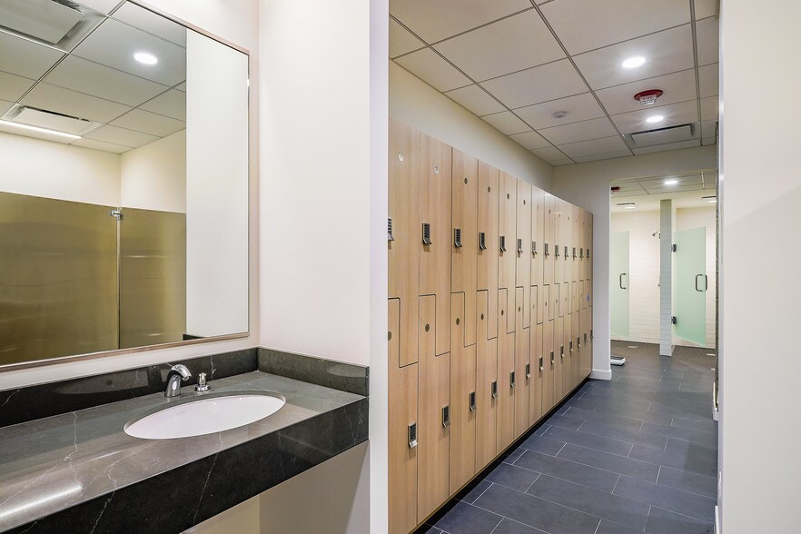 More Photos Of 180 N LaSalle St, Chicago Office For Lease