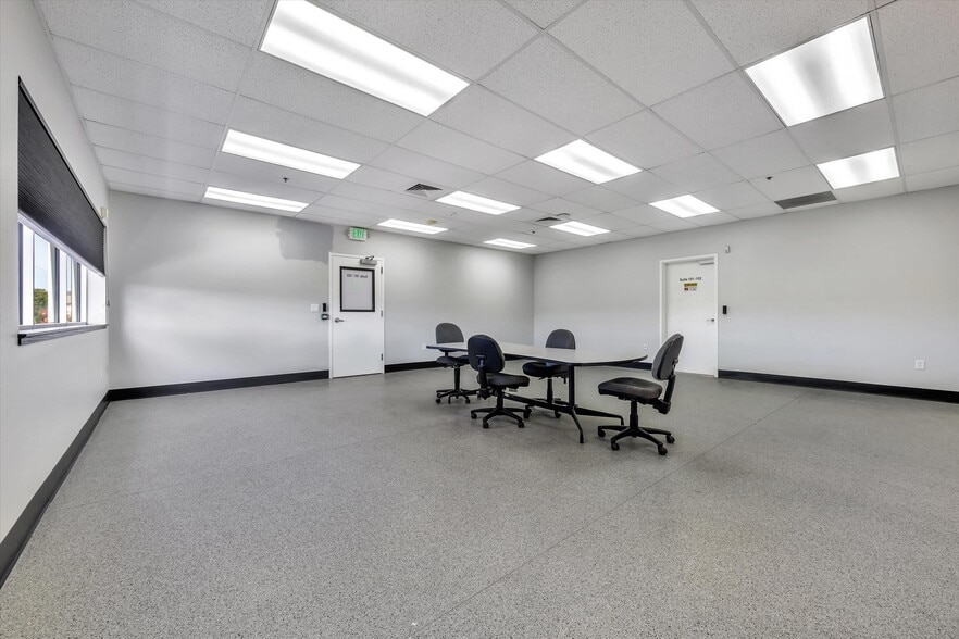 More Photos Of 1851 Airway Dr, Hollister Light Distribution For Lease