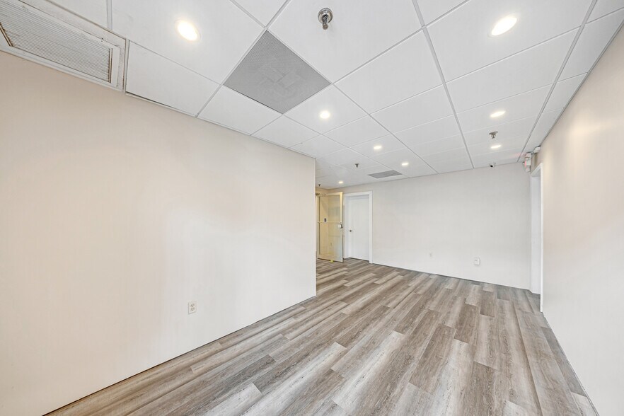 More Photos Of 7955 W 20th Ave, Hialeah Warehouse For Sale