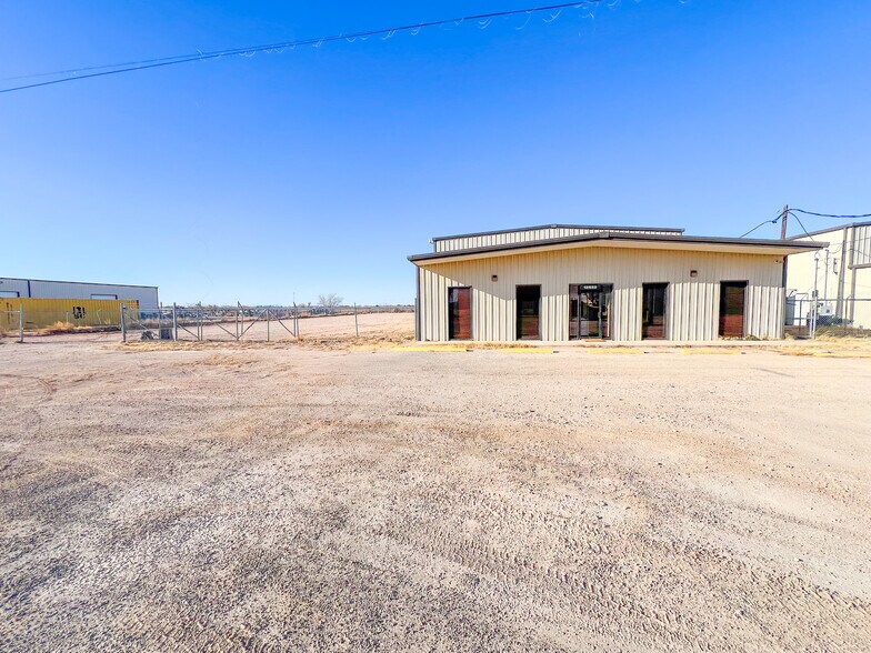 More Photos Of 12620 W County Road 133, Odessa Warehouse For Lease