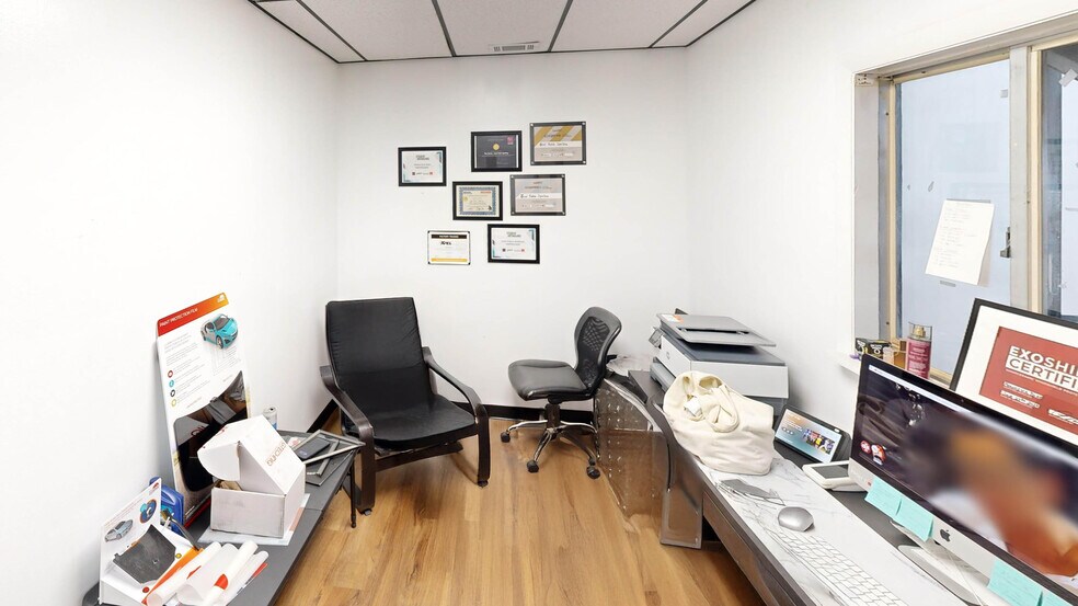 More Photos Of 2182-2188 E Semoran Blvd, Apopka Flex For Lease