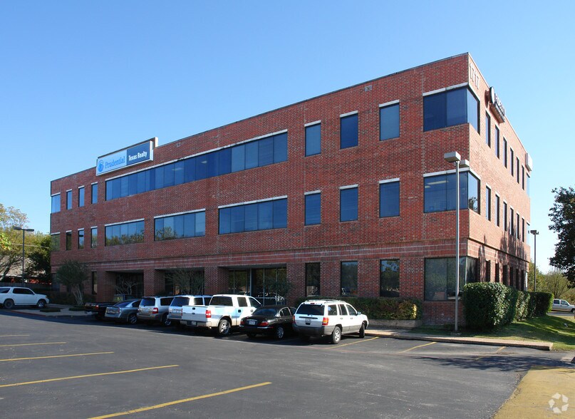 More Photos Of 1717 N Interstate 35, Round Rock Office For Lease