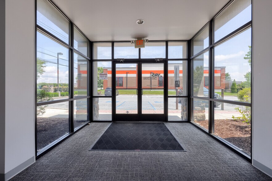 More Photos Of 84 Doe Run Rd, Manheim Medical For Lease