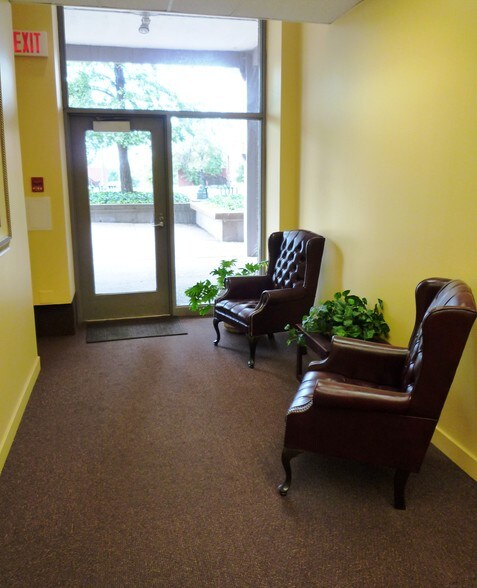 More Photos Of 1 Campbell Plz, Saint Louis Office For Lease