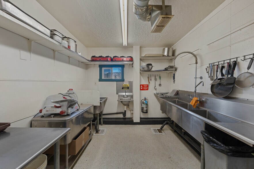 More Photos Of 6008 Frontage rd, Dayton General Retail For Sale