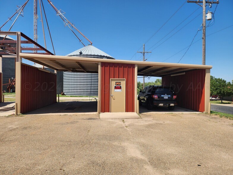 Primary Photo Of 2001 E Oklahome Ave, Wheeler Carwash For Sale