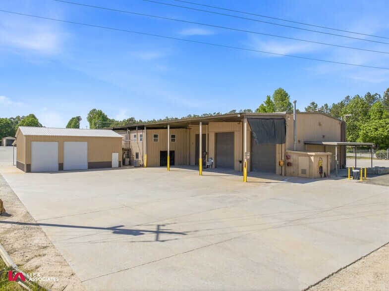More Photos Of 1364 Candler Rd, Gainesville Truck Terminal For Lease