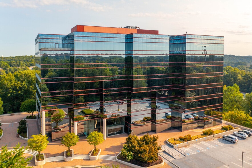 9040 Roswell Rd, Atlanta, GA 30350 Office For Lease