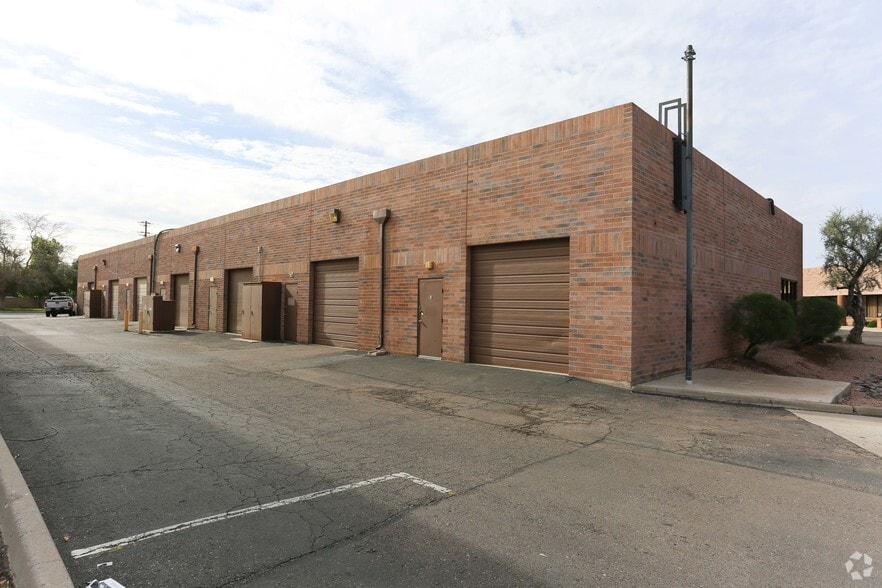 More Photos Of 3702 E Roeser Rd, Phoenix Unknown For Lease