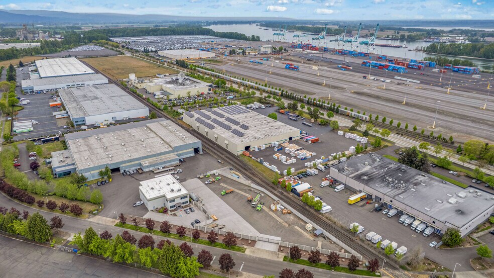 More Photos Of 7025 N Leadbetter Rd, Portland Service For Lease