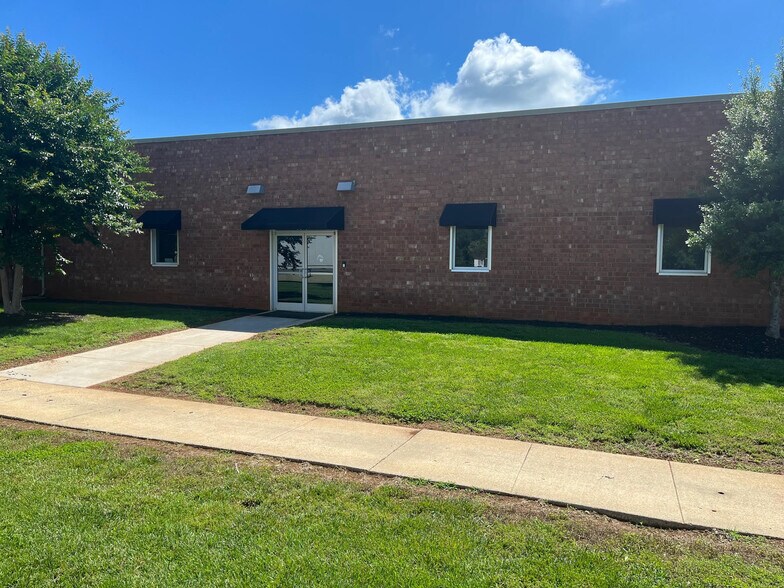 More Photos Of 174 Trollingwood Rd, Haw River Manufacturing For Lease