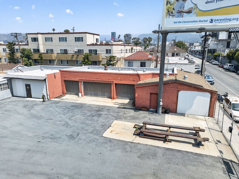More Photos Of 959 Gower St, Los Angeles Auto Repair For Lease