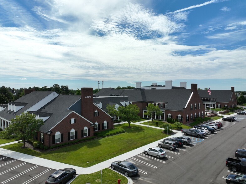 More Photos Of 3250-3256 University Dr, Auburn Hills Office For Sale