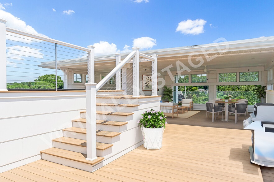 More Photos Of 32 Broadway Ave, Mystic Hotel For Sale