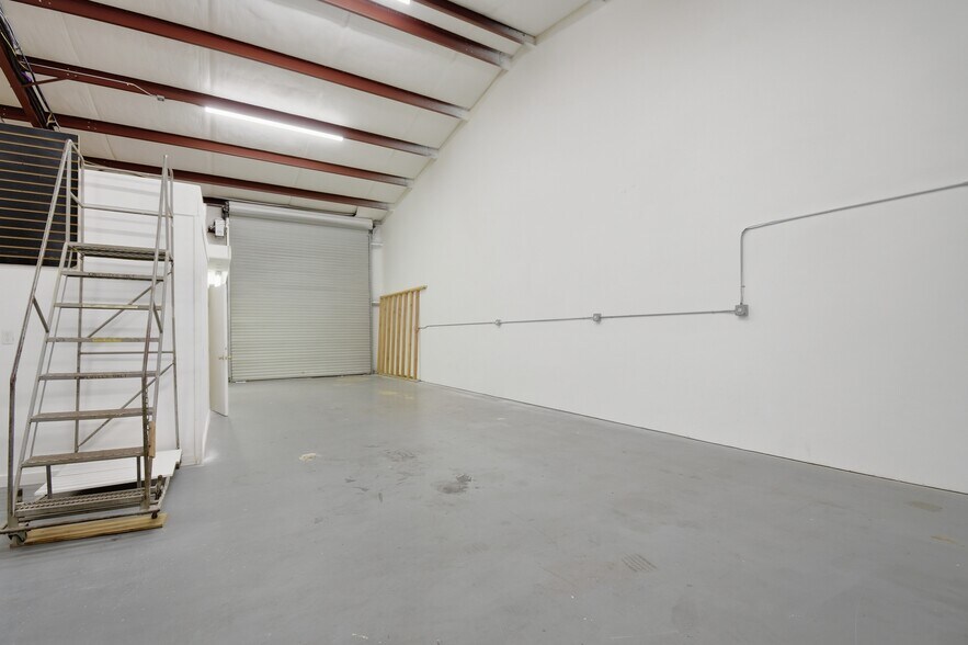 More Photos Of 200 Waler Way, Saint Augustine Warehouse For Lease