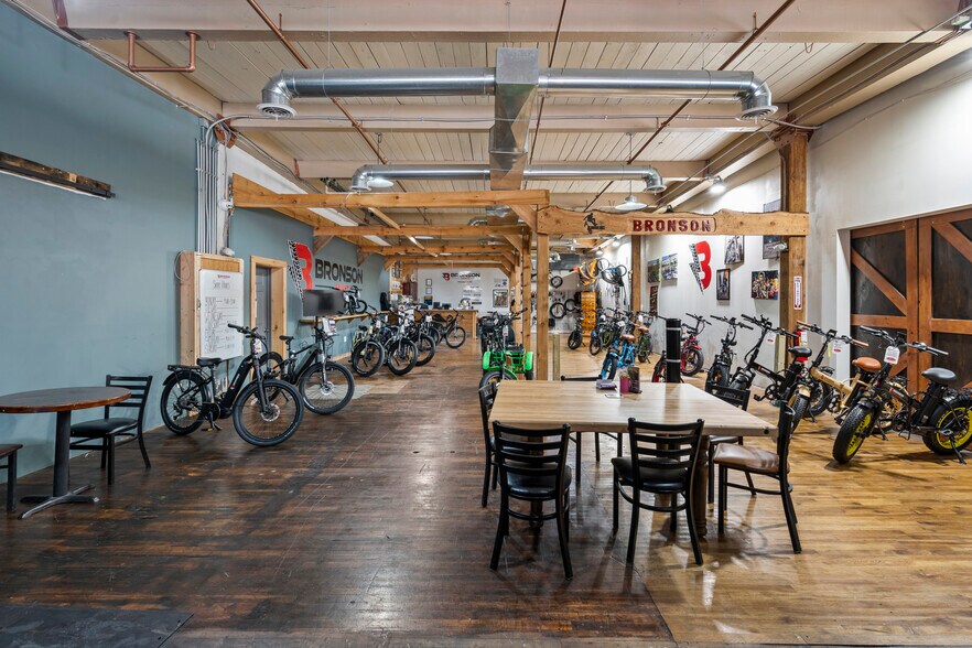 More Photos Of 500 Bridge St, Weissport Restaurant For Sale