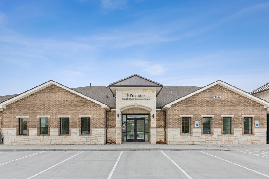 More Photos Of 12530 Lebanon Rd, Frisco Medical For Lease