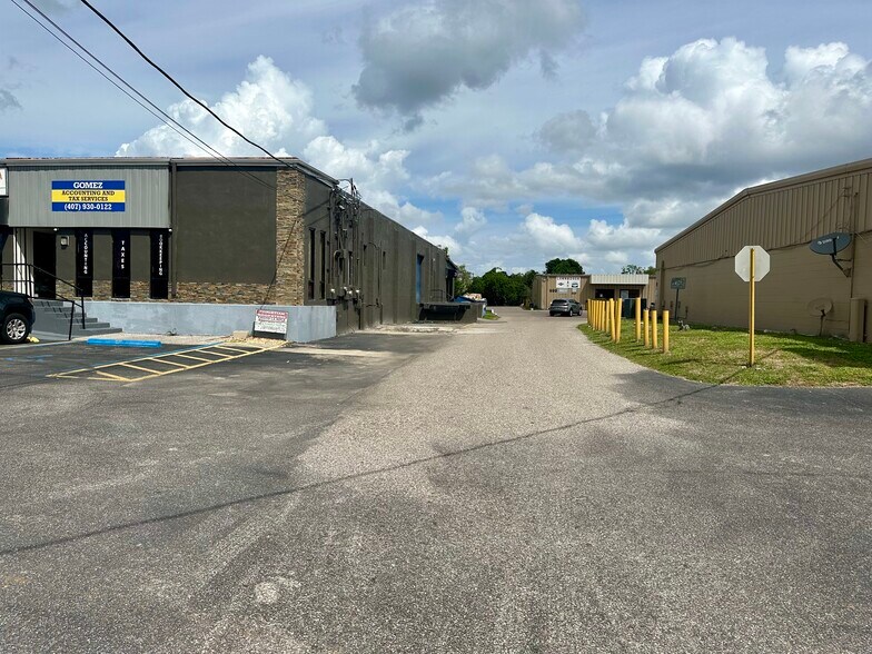 More Photos Of 1011 W Lancaster Rd, Orlando General Retail For Sale