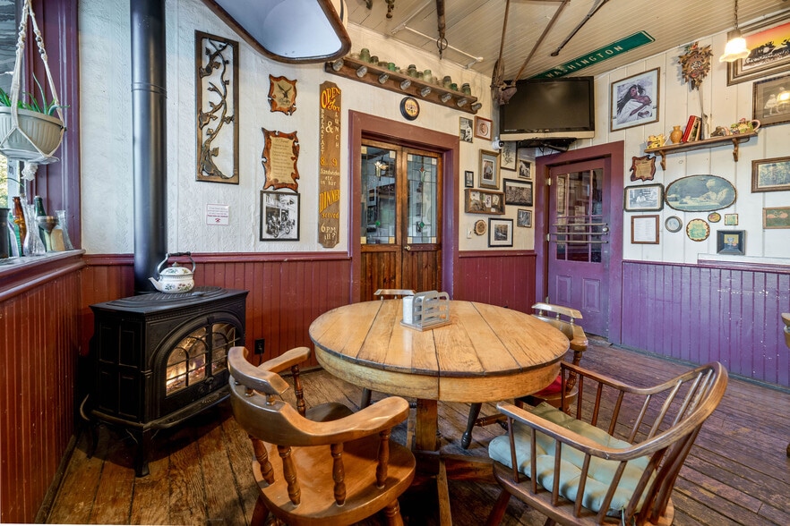 More Photos Of 15432 Washington Rd, Washington Storefront Retail Residential For Sale