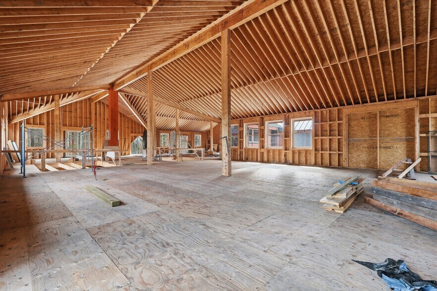 More Photos Of 1420 N High St, Bridgton Apartments For Sale