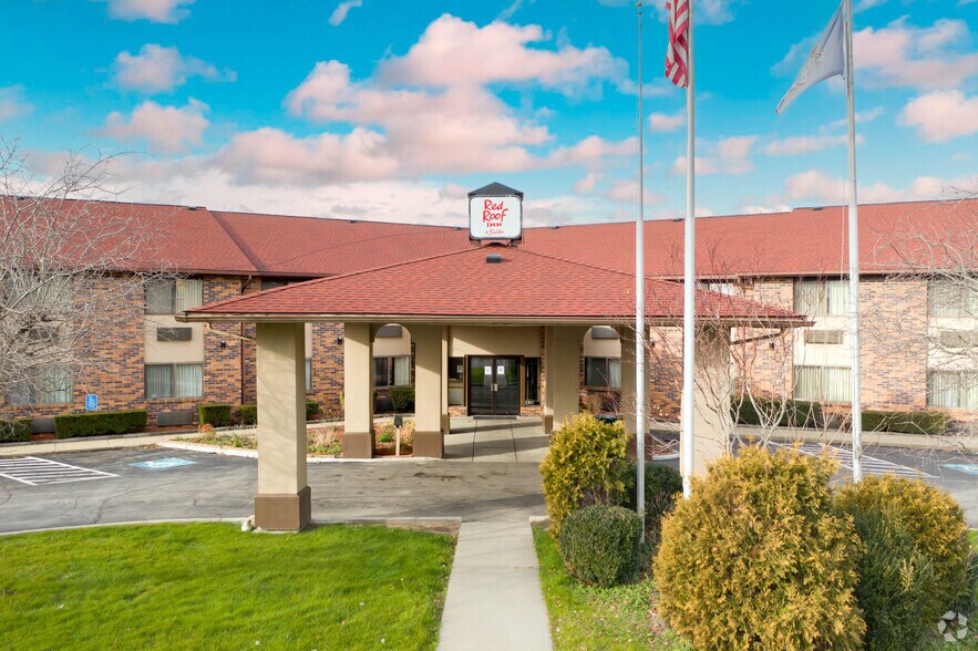 More Photos Of 2700 Wilson Rd, West Middlesex Hotel For Sale