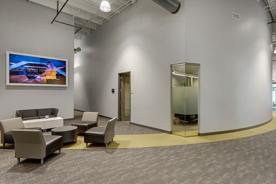 More Photos Of 2926 Kraft Dr, Nashville Light Distribution For Lease