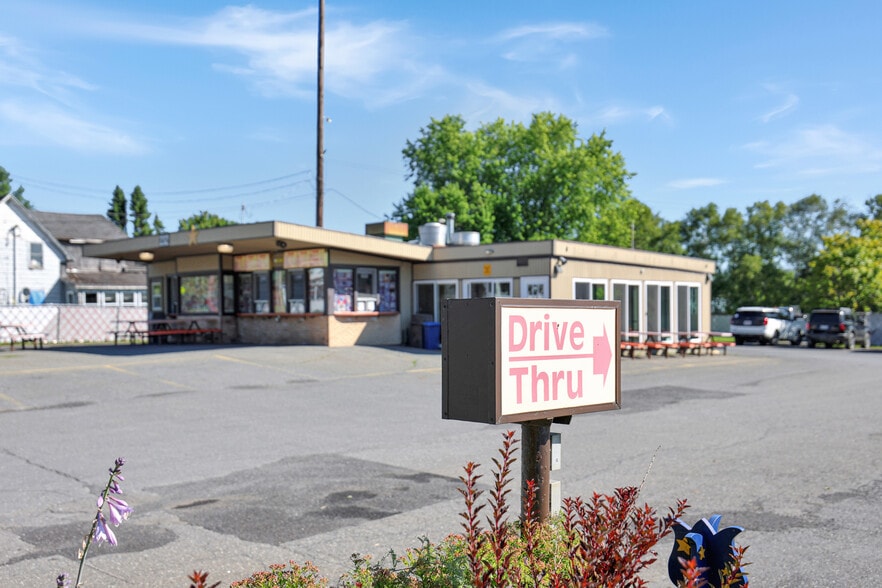 More Photos Of 232 Main St, Van Buren Restaurant For Sale