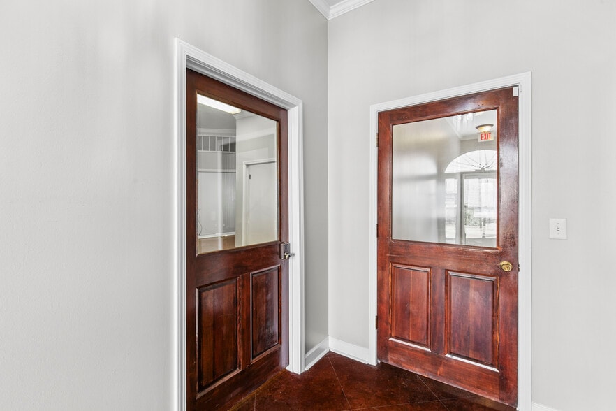 More Photos Of 403-C Towne Center Blvd, Ridgeland Office For Sale