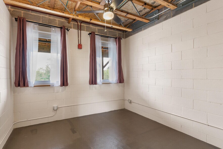 More Photos Of 3800 S Broadway, Englewood Apartments For Lease