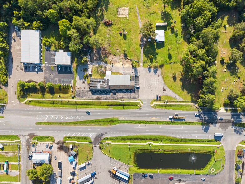 More Photos Of 17313 NE US Highway 301, Waldo Freestanding For Lease