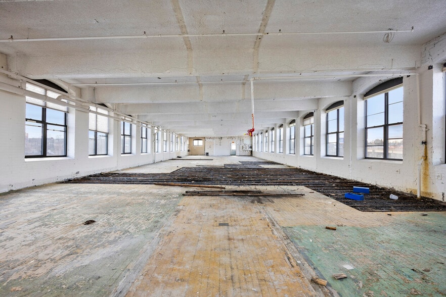 More Photos Of 104-112 Erie Blvd, Schenectady Land For Sale