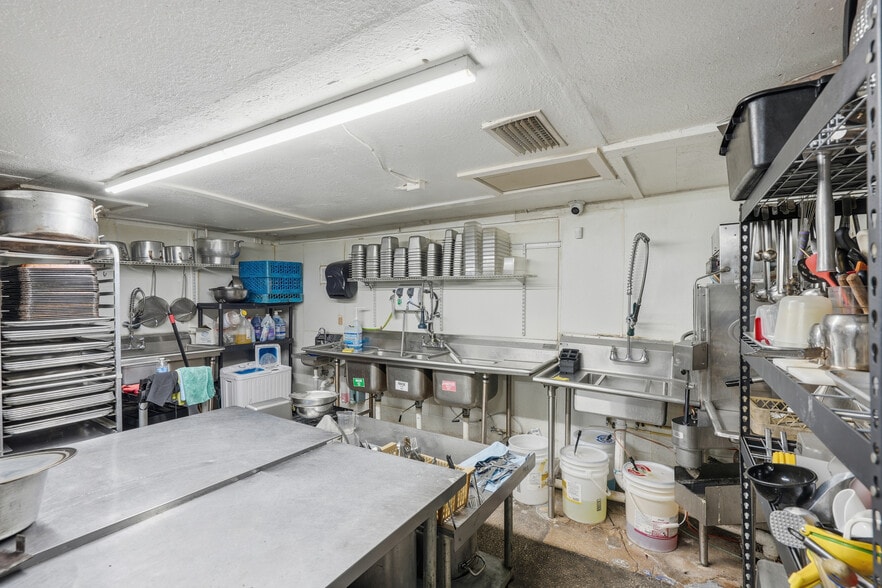 More Photos Of 1021-1029 Park St, Jacksonville Storefront For Lease