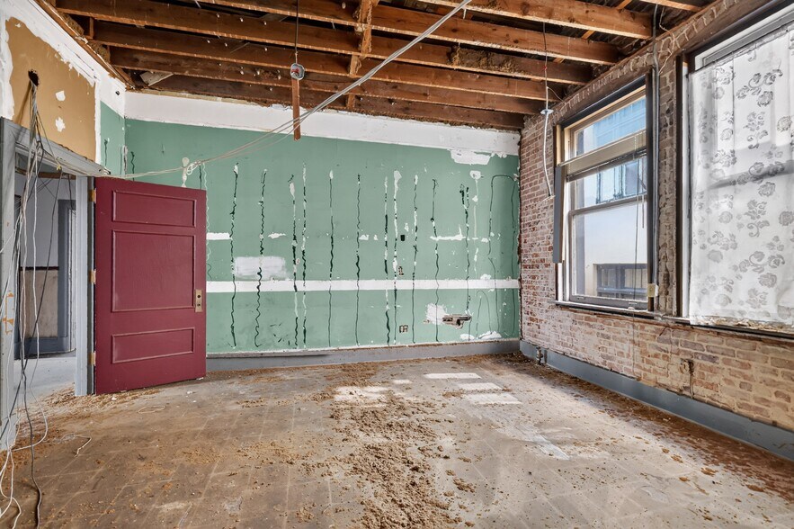 More Photos Of 400 W Main St, Leesburg Serviced Offices For Sale