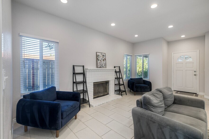 More Photos Of 6809 Corintia St, Carlsbad Multifamily For Sale