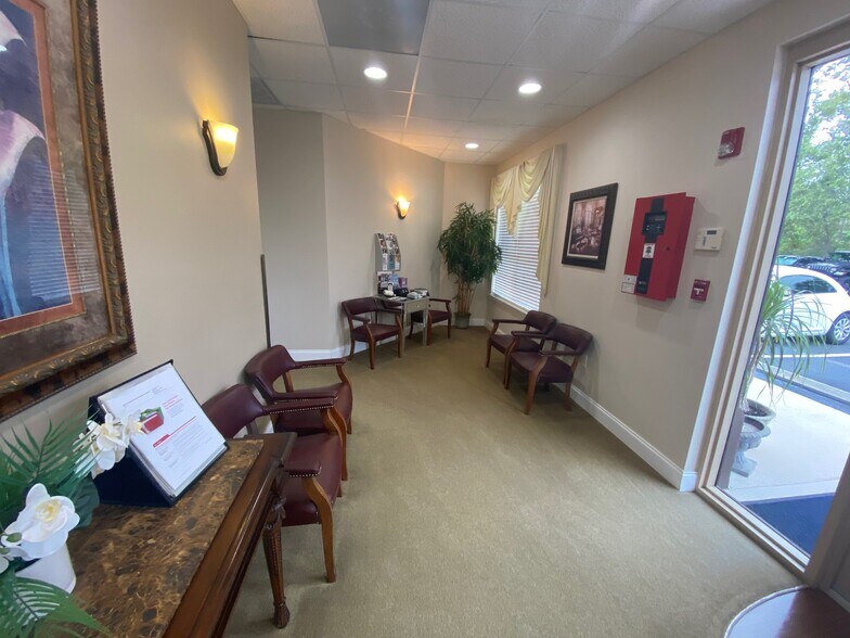 More Photos Of 640 Classic Ct, Melbourne Medical For Sale