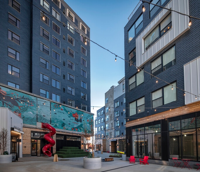 More Photos Of 2875 Detroit Ave, Cleveland Apartments For Lease