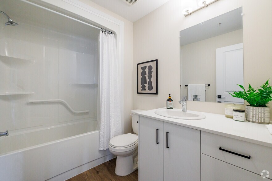 More Photos Of 600 Sunningdale Rd E, London Apartments For Lease