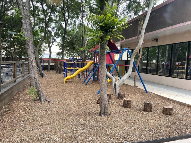 More Photos Of 1717 S Mason Rd, Katy Freestanding For Lease