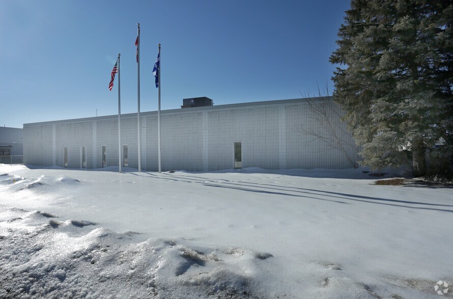 More Photos Of 65 Rue Adrien-Robert, Gatineau Light Manufacturing For Lease