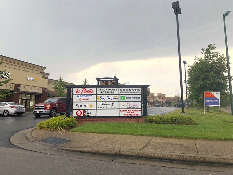 More Photos Of 11651-11657 Parkside Dr, Knoxville Freestanding For Lease