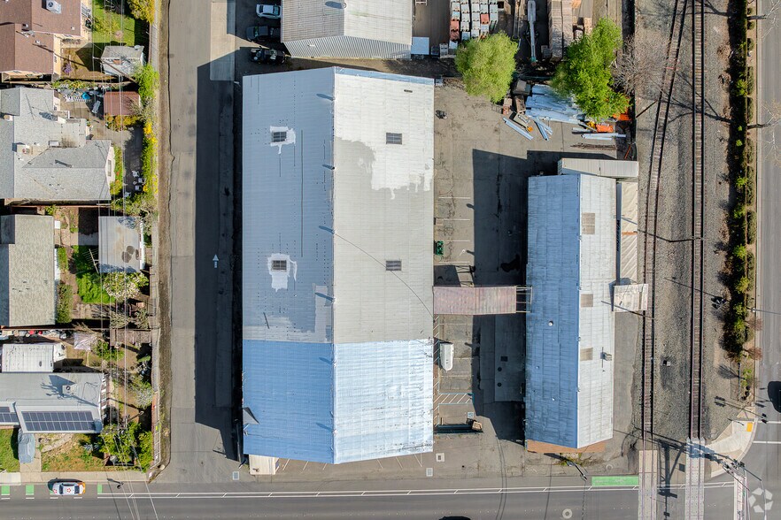 More Photos Of 1107-1111 Gibson Rd, Woodland Warehouse For Sale