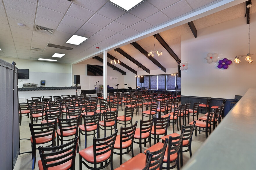 More Photos Of 15775 E Arapahoe Rd, Centennial Restaurant For Sale