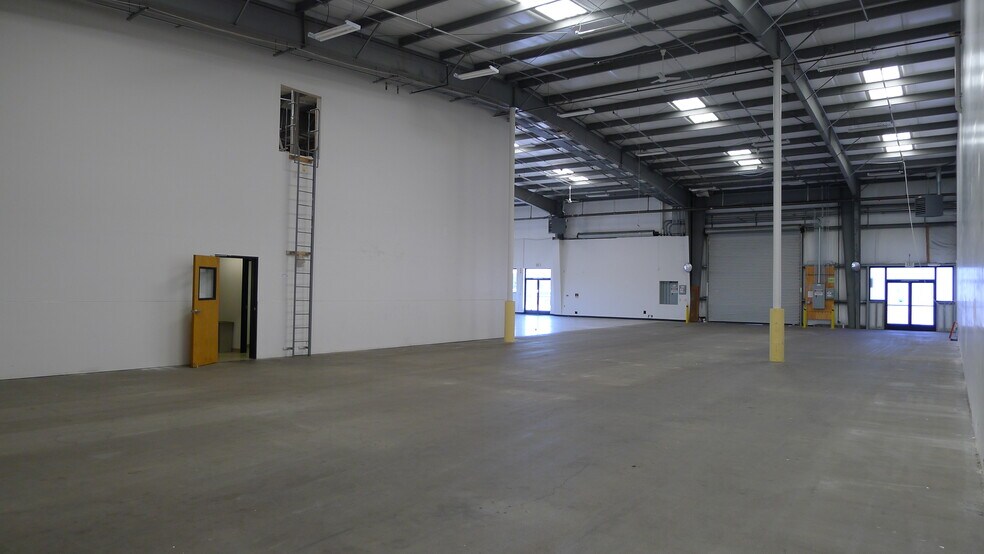 More Photos Of 408-428 N Canal St, South San Francisco Service For Lease