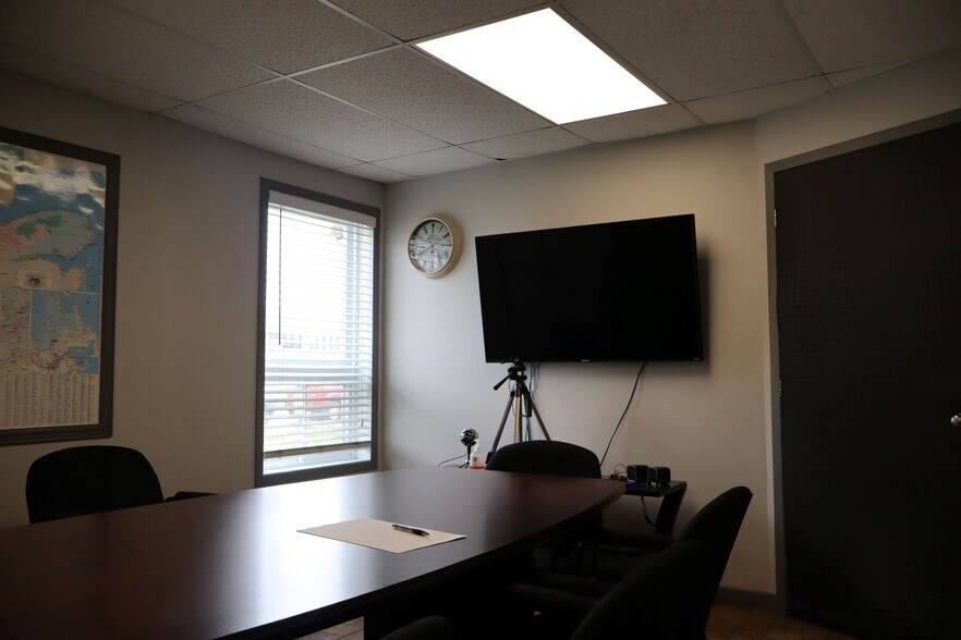 More Photos Of 9200 Boul Parent, Trois-Rivières Warehouse For Sale