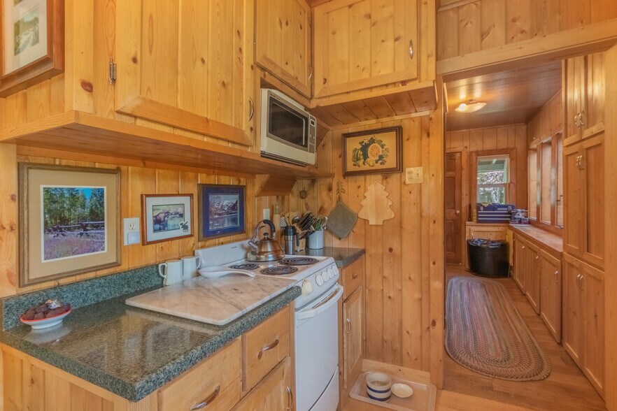 More Photos Of 717 Lake Ave, Grand Lake Specialty For Sale